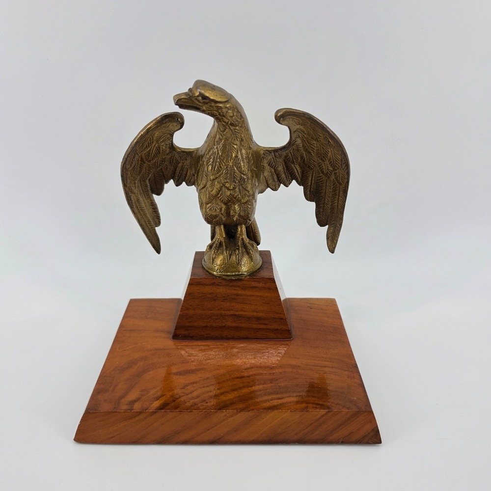 Vintage Solid Brass Eagle Statue Spread Wings 9" Walnut Wood Base Americana Deco - Picture 1 of 10